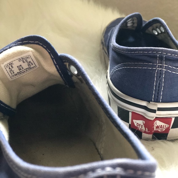 Vans - Picture 3 of 3